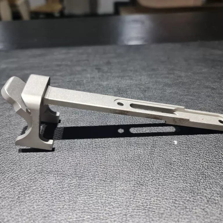 Forend rail